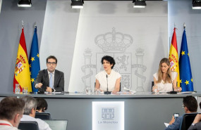 ep la ministra portavoz elma saiz i la vicepresidenta tercera y ministra para la transicion