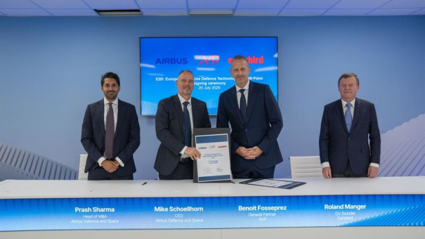 ep michael schoellhorn ceo of airbus defence and space and benoit fosseprez general partner at avp