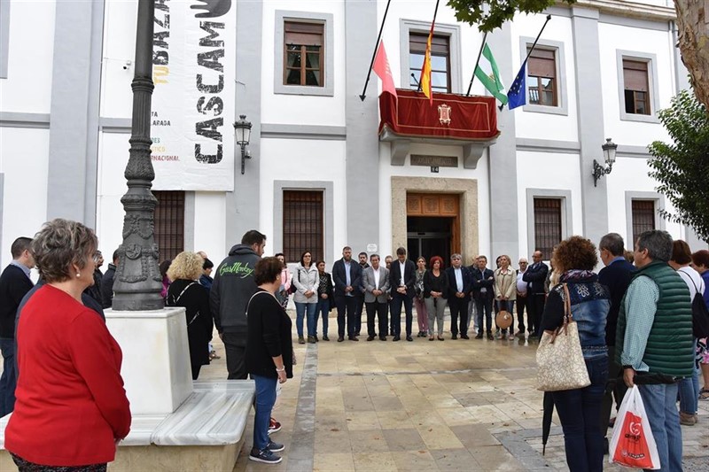 ep minuto de silencio por el vecino fallecido durante el temporal de la gota fria