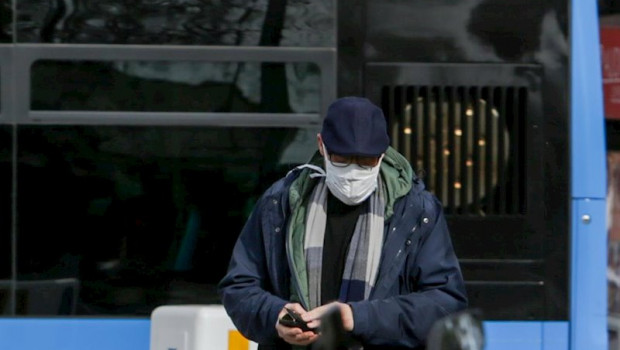 ep un hombre lleva mascarilla para protegerse del coronavirus ep un hombre lleva mascarilla para protegerse del coronavirus