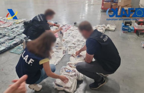 ep agencia tributaria desmantela una fabrica con doce maquinas para la falsificacion de prendas e ep agencia tributaria desmantela una fabrica con doce maquinas para la falsificacion de prendas e