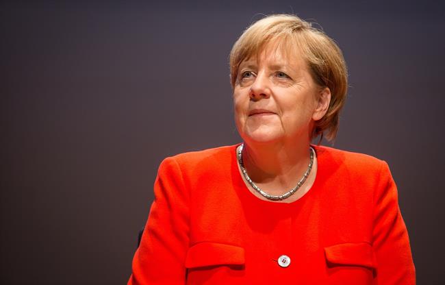 Merkel: la UE puede verse atrapada entre EEUU y China, hay que reforzar las relaciones