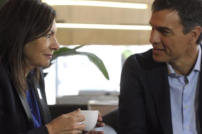 Anne Hidalgo y Pedro Sánchez en un desayuno en Madrid | TWITTER PEDRO SÁNCHEZ ep anne hidalgopedro sanchezun desayunomadrid