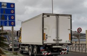 ep archivo   camion en la aduana comercial de ceuta