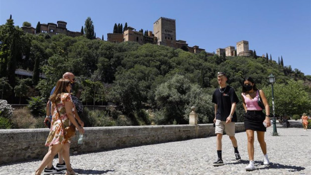 ep archivo   turistas por las calles de granada