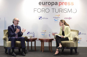 ep el consejero de cultura y turismo de la junta de castilla y leon javier ortega alvarez conversa