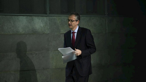 ep el gobernador del banco de espana pablo hernandez de cos en la clausura del iii encuentro
