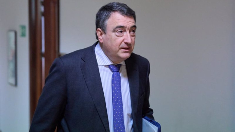 ep el portavoz del pnv en el congreso aitor esteban a su llegada a una reunion de la junta de ep el portavoz del pnv en el congreso aitor esteban a su llegada a una reunion de la junta de