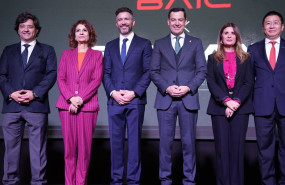 ep el presidente de la junta de andalucia juanma moreno 3d la vicepresidente primero del gobierno y