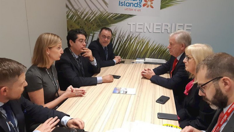 El presidente del Cabildo de Tenerife, Pedro Martín, se reúne con representantes de Jet2 durante la celebración de la World Travel Market | CABILDO DE TENERIFE ep el presidente del cabildo de tenerife pedro martin se reune con representantes de jet2 durante la