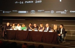 ep elencola pelicula bar
