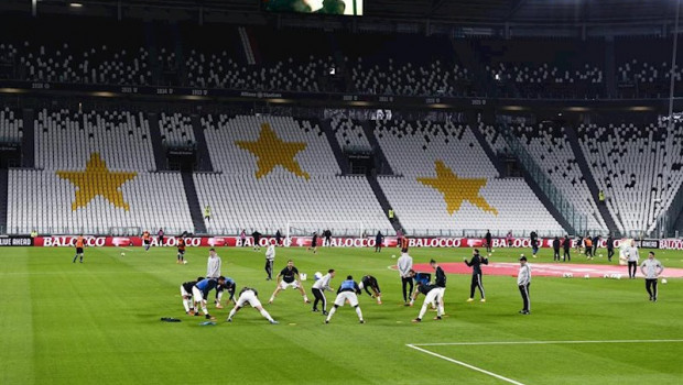 ep jugadores entrenando en el juventus stadium