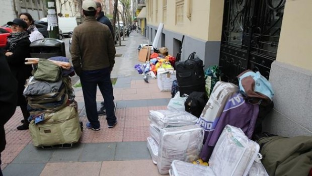 ep la policia nacional vuelvedesalojarlos okupashogar social madrid