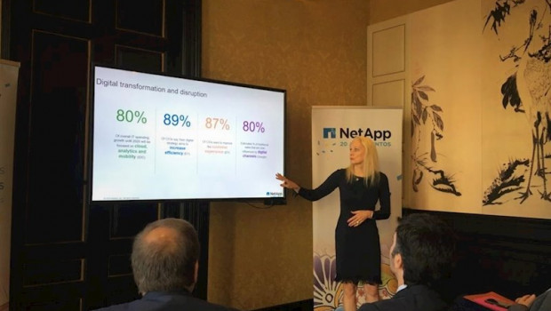 ep la vicepresidenta mundial de virtual sales de netapp lori harmon en rueda de prensa este
