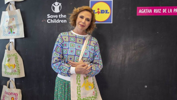 ep lidl y agatha ruiz de la prada lanzan una coleccion de bolsas solidarias a favor del programa de