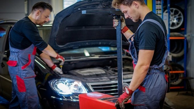ep los defectos de iluminacion en los coches que acuden a la itv crecen un 40 en los ultimos cinco