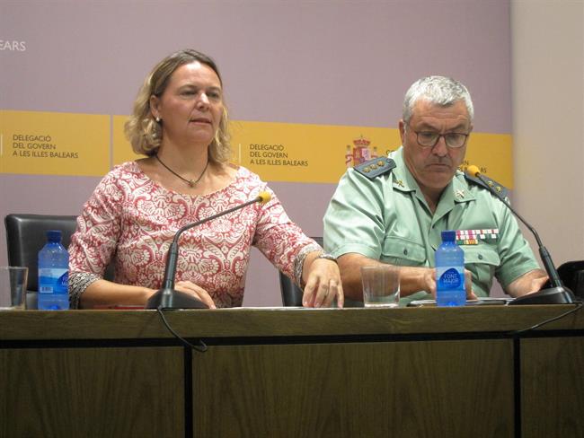 Maria Salom y el coronel Jaime Barceló | EUROPA PRESS ep maria salomcoronel jaime barcelo