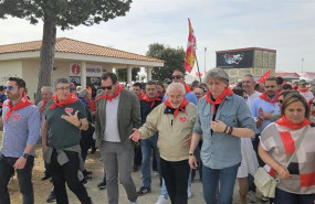 ep oscar puente junto a otros dirigentes socialistas durante su participacion en la fiesta popular