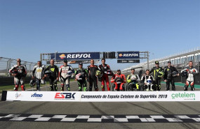 ep participanrtes de la primera handy-esbk con pilotos con discapacidad fisica celebrada en el