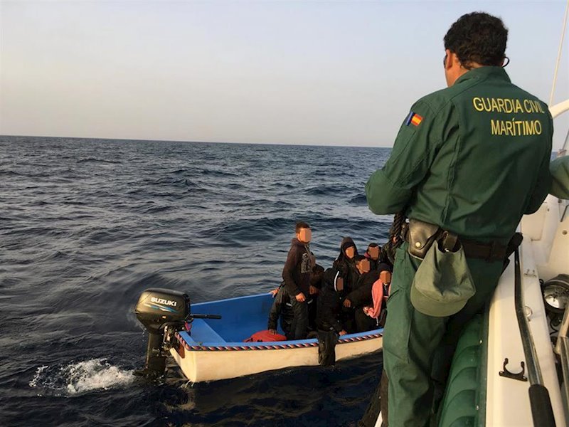 ep patera guardia civil aguas cabo de palos inmigrantes ep patera guardia civil aguas cabo de palos inmigrantes