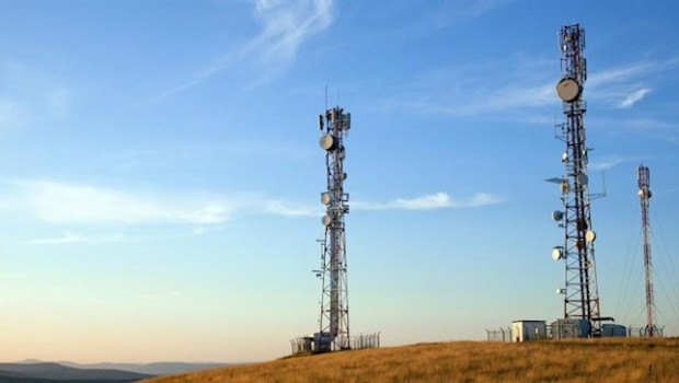 ep torres con antenas de telecomunicaciones del operadora mayorista internet para todos ipt peru