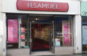 image of the news Signet Jewelers lowers guidance after disappointing holiday season