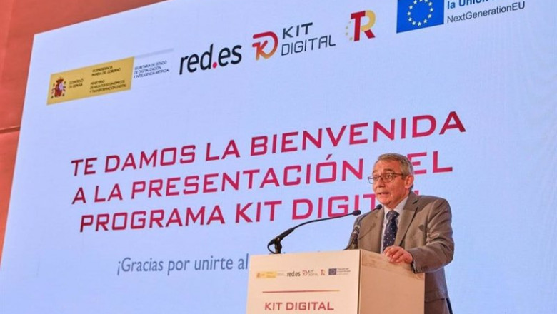 Archivo - El director general de Red.Es, Alberto Martínez Lacambra, presenta el Kit Digital eset martes 15 de febrero en Santiago de Compostela | RED.ES - Archivo ep archivo el director general de redes alberto martinez lacambra presenta el kit digital eset