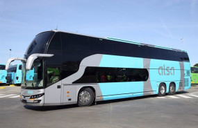 ep archivo   un autobus de doble piso de alsa aparcado en espana a 9 de marzo de 2020
