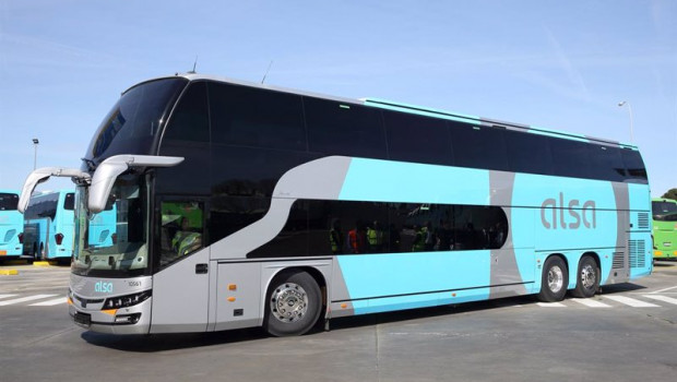 ep archivo   un autobus de doble piso de alsa aparcado en espana a 9 de marzo de 2020