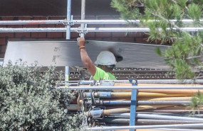ep archivo   un trabajador de la construccion en una obra a 2 de agosto de 2023 en madrid espana