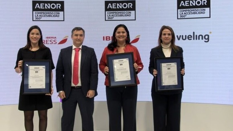 De izquierda a derecha, la directora Comercial y de Data de Iberia Express, Isabel Rodríguez; la directora de Clientes de Iberia, Beatriz Guillén; y la responsable de Asuntos Públicos de Vueling, Rosaura Ferriz. | AENOR ep de izquierda a derecha la directora comercial y de data de iberia express isabel rodriguez la