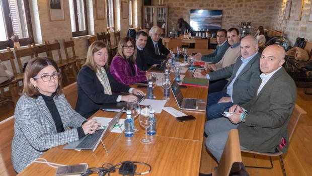 ep el consejero de desarrollo rural y medio ambiente jose mari aierdi junto a sus homologas de