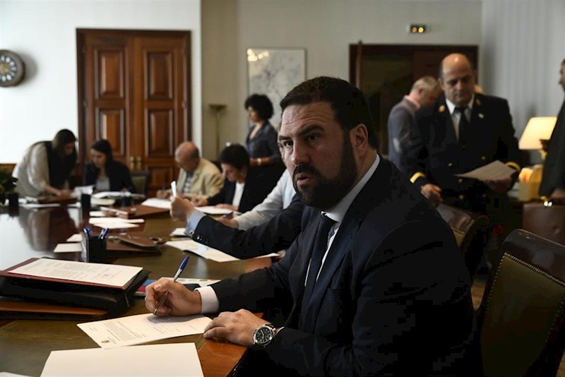 ep el diputado de eh bildu jon inarritu c presenta sus credenciales en el congreso de los diputados