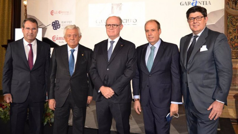 El Instituto Español de Analistas Financieros (IEAF) ha entregado su insignia de oro al presidente de la Bolsa de Madrid, David Jiménez-Blanco. | IEAF ep el instituto espanol de analistas financieros ieaf ha entregado su insignia de oro al presidente