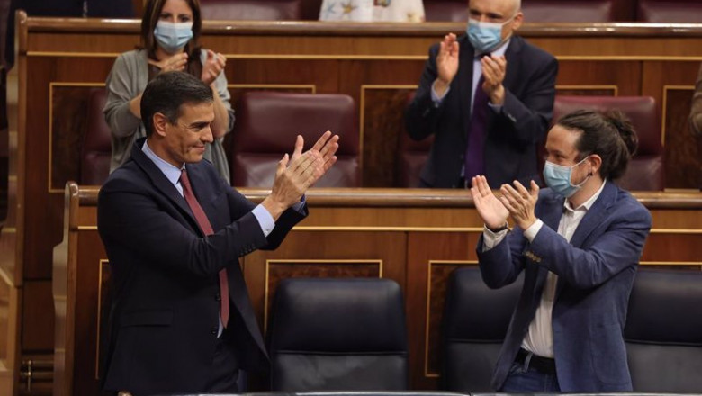 ep el presidente del gobierno pedro sanchez i es aplaudido por la vicesecretaria general del psoe y ep el presidente del gobierno pedro sanchez i es aplaudido por la vicesecretaria general del psoe y