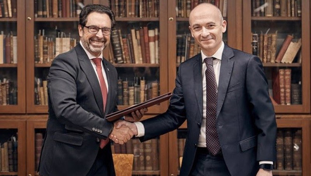 ep el rector de la ub joan gurdia y el consejero delegado de inditex oscar garcia maceiras