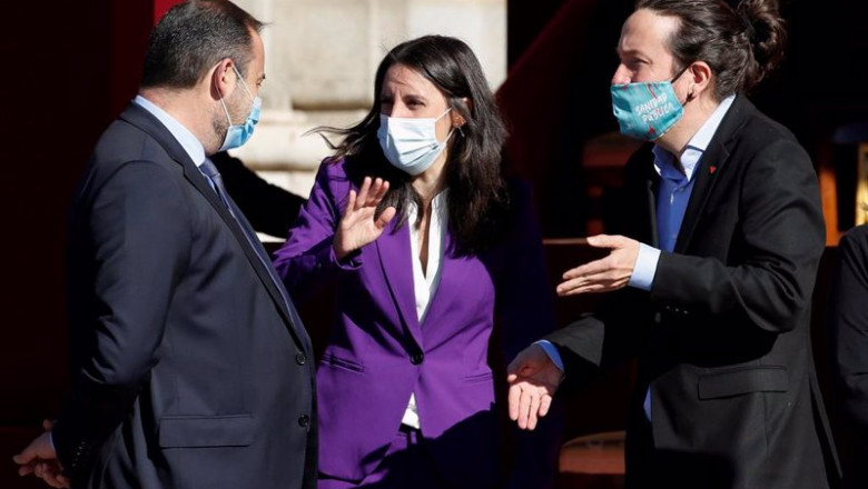 ep el vicepresidente del gobierno pablo iglesias d conversa con la ministra de igualdad irene