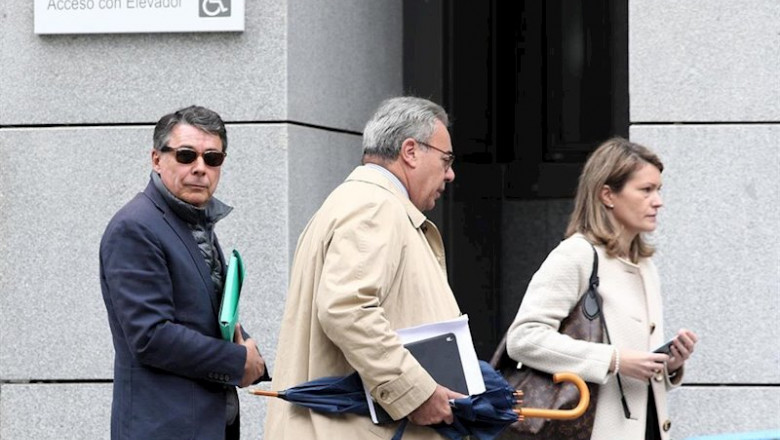 El expresidente madrileño Ignacio González y su abogado salen de la Audiencia Nacional. | Eduardo Parra - Europa Press ep i-d el expresidente madrileno ignacio gonzalez y su abogado esteban maestre salen de la audiencia