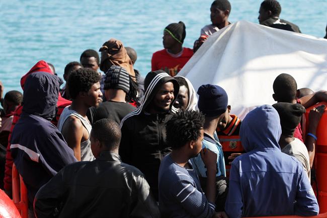 ep inmigrantes patera rescatados malaga puerto