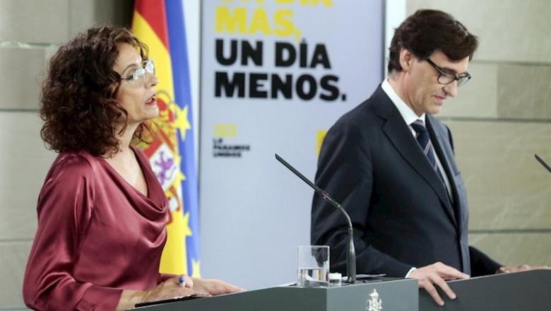 La ministra de Hacienda y portavoz del Gobierno, María Jesús Montero, y el ministro de Sanidad, Salvador Illa, durante la rueda de prensa posterior al Consejo de Ministros Extraordinario celebrado en Moncloa | Moncloa ep la ministra de hacienda y portavoz del gobierno maria jesus montero y el ministro de sanidad
