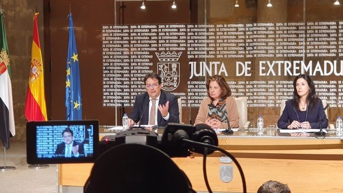 ep los consejeros de hacienda sanidad y educacion en rueda de prensa