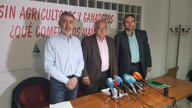 Los responsables de Asaja, Alfonso Gálvez; de COAG, Miguel Padilla, y de UPA, Marcos Alarcón | EUROPA PRESS ep los responsables de asaja alfonso galvez de coag miguel padilla y de upa marcos alarcon