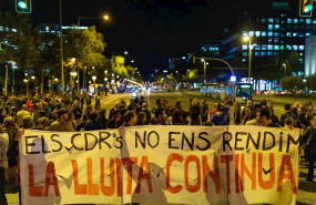 ep manifestantes cortan la avenida diagonal de barcelona en una protesta convocada por los cdr tras