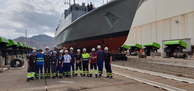 ep navantia pone a flote el cazaminas turia ep navantia pone a flote el cazaminas turia
