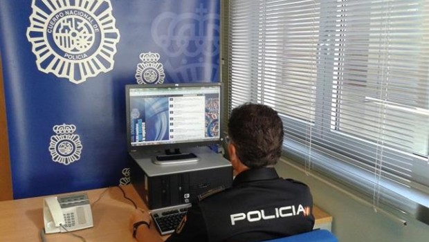 ep policia nacional revisandoredes sociales