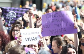 ep protestas duranteactoentregalas medallasla comunidadmadrid