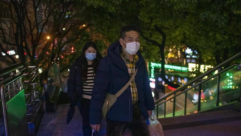 Residentes hacen la compra con mascarillas. | Dave Tacon ep residentes hacen la compra con mascarillas