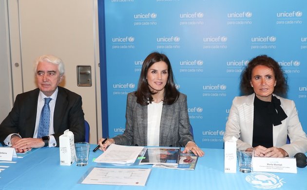 Su Majestad la Reina Letizia junto al presidente de UNICEF Comité Español, Gustavo Suárez y la directora de Marketing y Captación de Fondos, Marta Montiel | CASA REAL ep su majestad la reina letizia junto al presidente de unicef comite espanol gustavo suarez y la