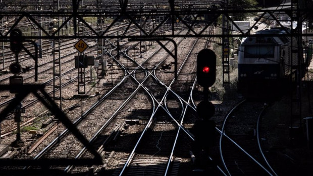 ep varios railes de entrada a la estacion de atocha   cercanias