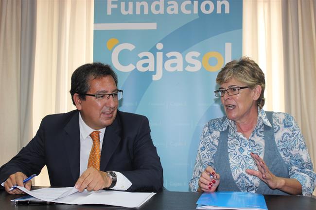 Acuerdo entre la Fundación Cajasol y el CB Conquero de Huelva. | EUROPA PRESS/CAJASOL - Archivo ep acuerdola fundacion cajasolcb conquerohuelva